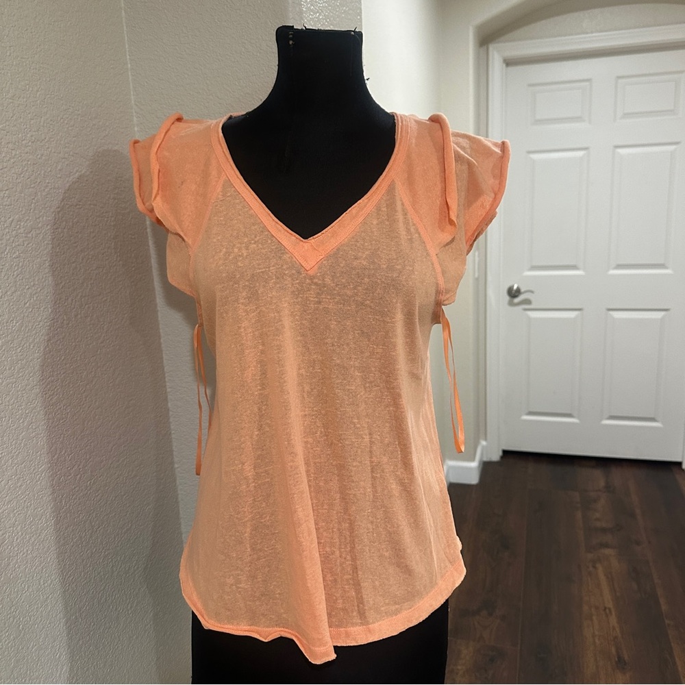 Women’s Peach V-Neck Short Sleeve Top